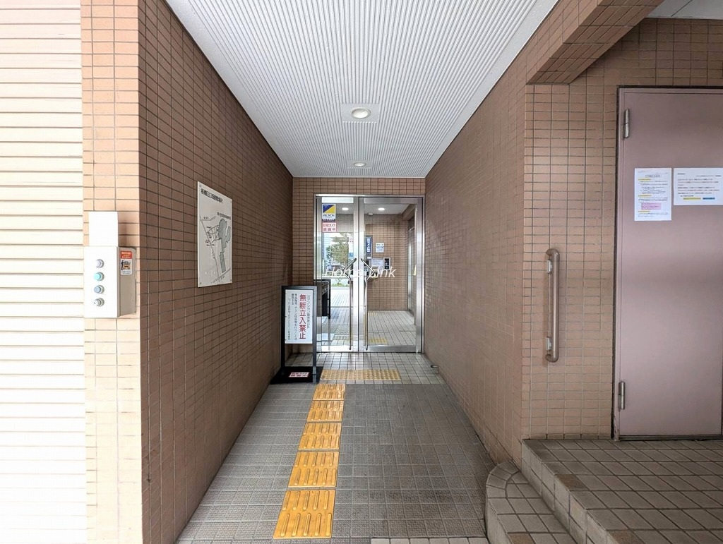 シャロン志村坂上セカンドステージ　エントランス